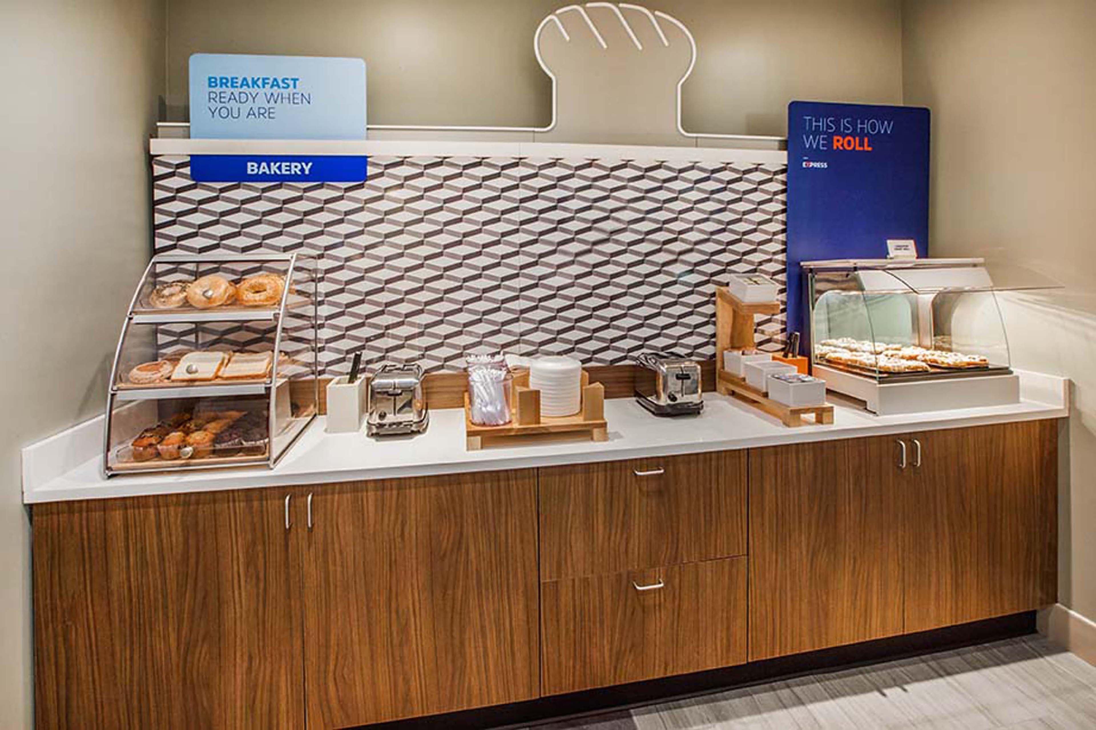 Holiday Inn Express & Suites Aberdeen By Ihg Luaran gambar